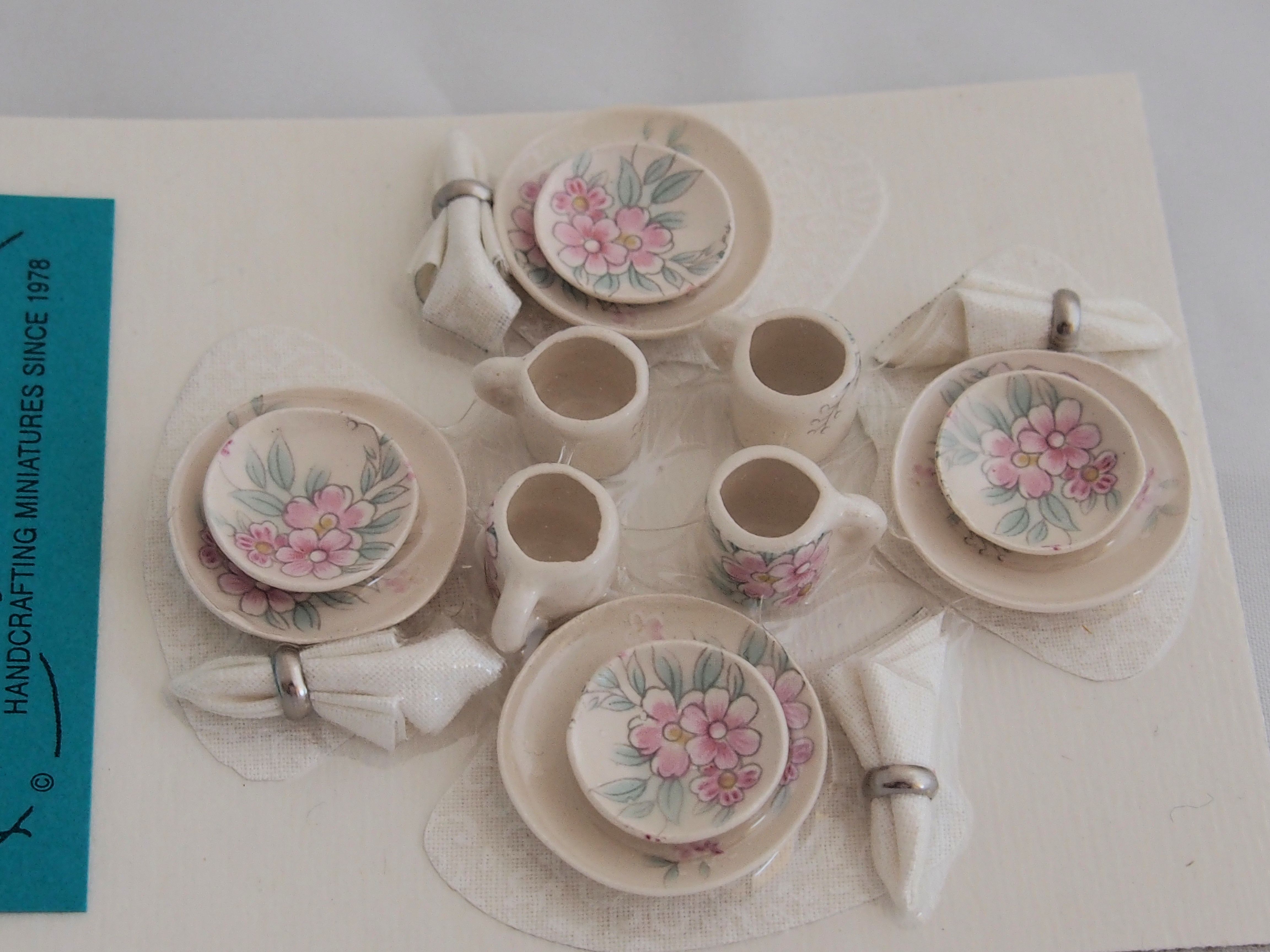 Traditional Dollhouse Miniature Dish Set-4 place settings - Click Image to Close